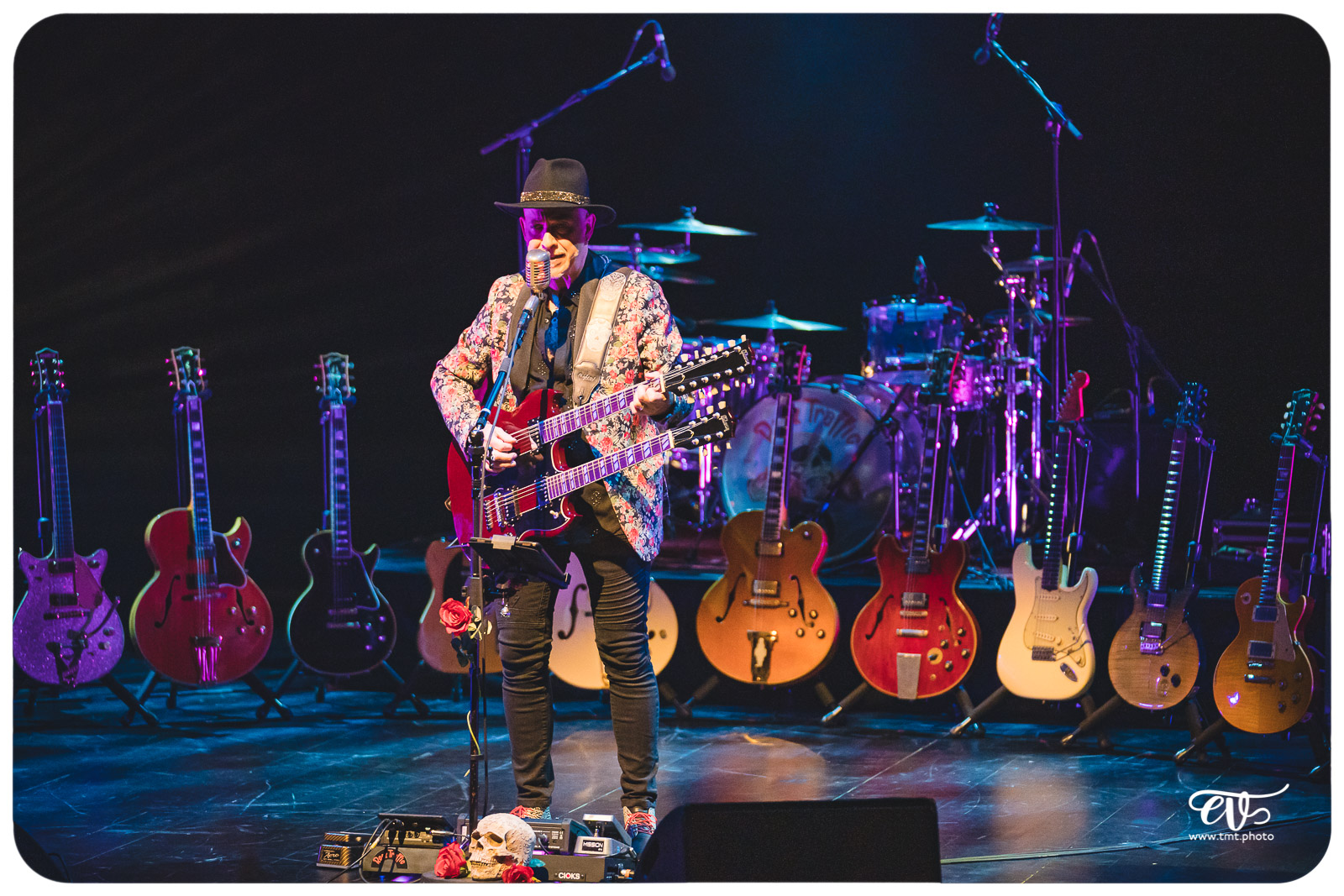 L'HISTOIRE DU ROCK EN 13 GUITARES